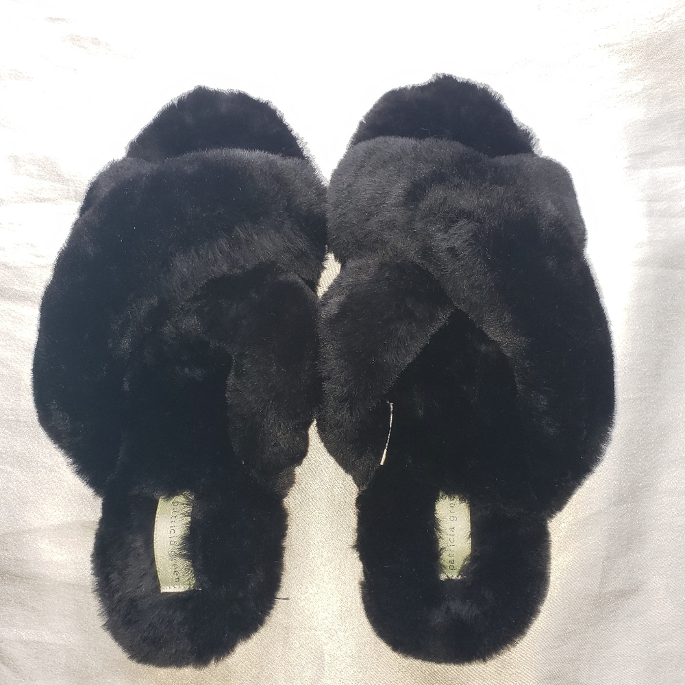 PATRICIA GREEN Mt. Hood Shearling Crisscross Slippers - Picture 3 of 7